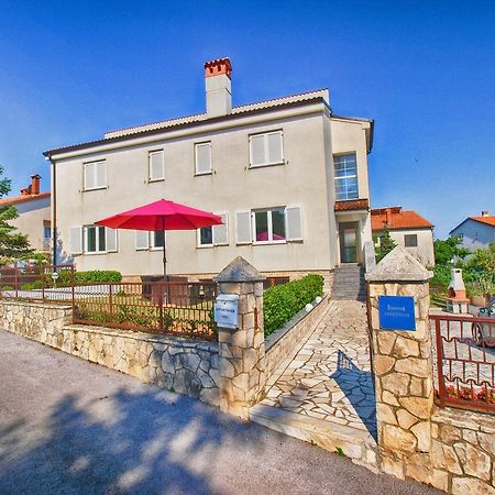 Apartments Zorka 1421 Pjescana Uvala Exterior photo