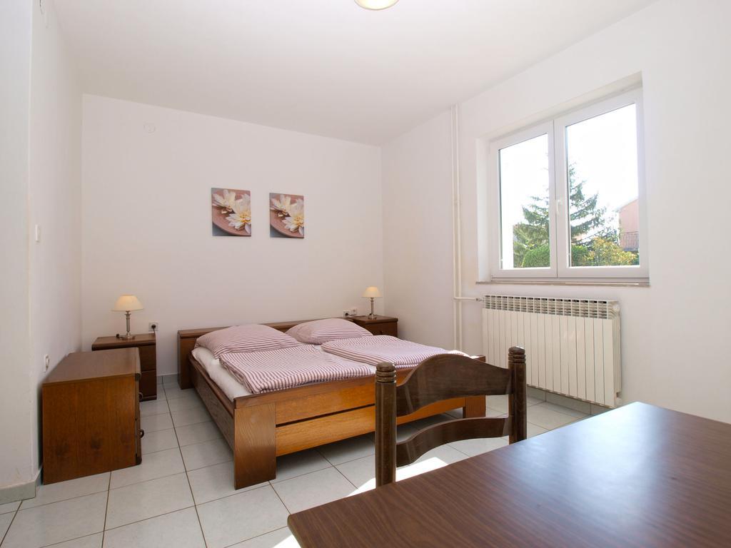 Apartments Zorka 1421 Pjescana Uvala Exterior photo